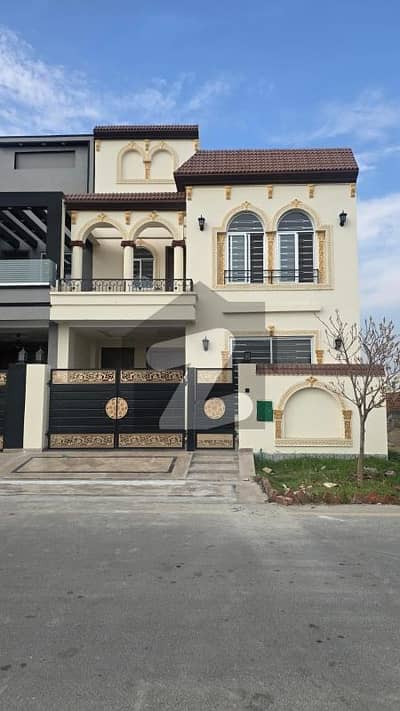 بحریہ نشیمن لاہور میں 3 کمروں کا 5 مرلہ مکان 1.89 کروڑ میں برائے فروخت۔