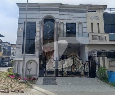 سٹی ہاؤسنگ ۔ فیز 2 سٹی ہاؤسنگ سوسائٹی,گوجرانوالہ میں 4 کمروں کا 6 مرلہ مکان 3.1 کروڑ میں برائے فروخت۔