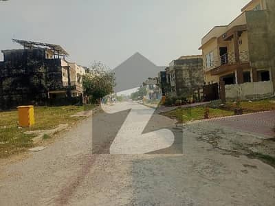 بحریہ ٹاؤن فیز 8 ۔ بلاک ایم بحریہ ٹاؤن فیز 8,بحریہ ٹاؤن راولپنڈی,راولپنڈی میں 5 مرلہ رہائشی پلاٹ 68.0 لاکھ میں برائے فروخت۔