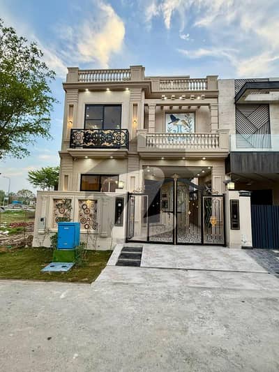 5 MARLA MODERN HOUSE FOR SALE IN DHA 9 TOWN.