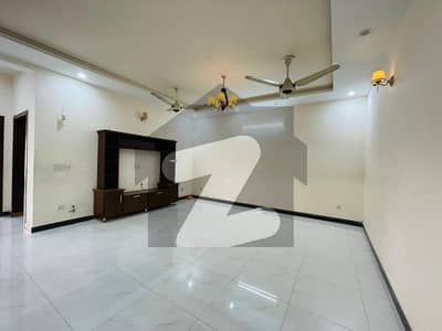 بحریہ ٹاؤن فیز 8 ۔ بلاک بی بحریہ ٹاؤن فیز 8,بحریہ ٹاؤن راولپنڈی,راولپنڈی میں 3 کمروں کا 10 مرلہ بالائی پورشن 65.0 ہزار میں کرایہ پر دستیاب ہے۔