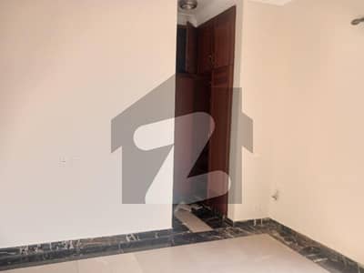 ایف ۔ 10/3 ایف ۔ 10,اسلام آباد میں 9 کمروں کا 1 کنال مکان 9.0 لاکھ میں کرایہ پر دستیاب ہے۔