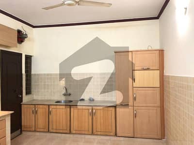 عسکری 10 - سیکٹر بی عسکری 10,عسکری,لاہور میں 4 کمروں کا 12 مرلہ مکان 2.0 لاکھ میں کرایہ پر دستیاب ہے۔