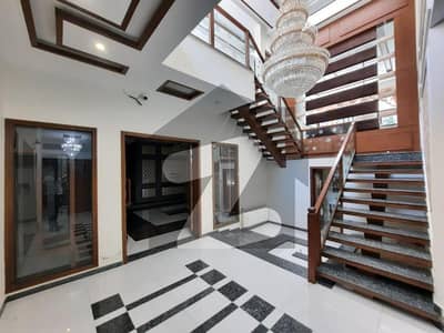 DHA PHASE 3 ONE KANAL UPPER PORTION LOWEST RENT AVAILABLE FOR RENT.