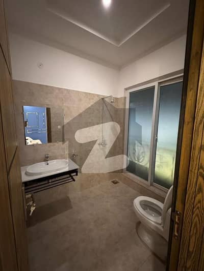 1 Bed apartment Park View Down Town