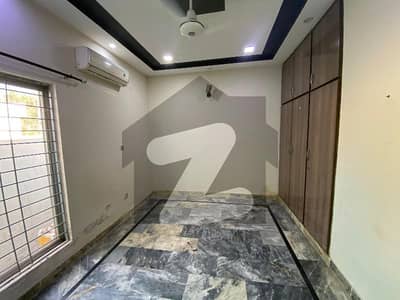 ڈی ایچ اے 11 رہبر فیز 2 ڈی ایچ اے 11 رہبر,لاہور میں 1 کمرے کا 5 مرلہ زیریں پورشن 39.0 ہزار میں کرایہ پر دستیاب ہے۔