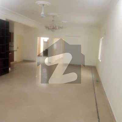 کلفٹن ۔ بلاک 2 کلفٹن,کراچی میں 3 کمروں کا 12 مرلہ فلیٹ 2.25 لاکھ میں کرایہ پر دستیاب ہے۔