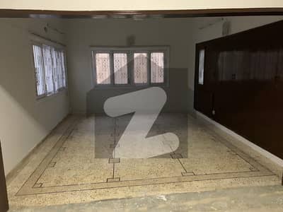 نارتھ ناظم آباد ۔ بلاک اے نارتھ ناظم آباد,کراچی میں 5 کمروں کا 18 مرلہ بالائی پورشن 1.6 لاکھ میں کرایہ پر دستیاب ہے۔