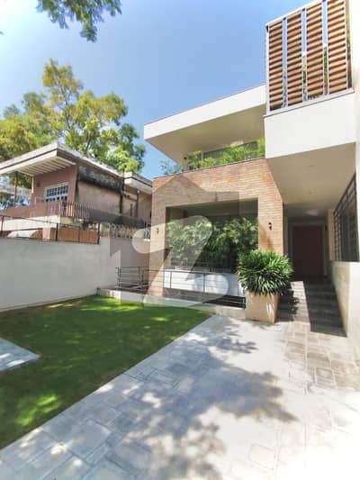 ایف ۔ 7 اسلام آباد میں 2 کمروں کا 1 کنال زیریں پورشن 5.5 لاکھ میں کرایہ پر دستیاب ہے۔