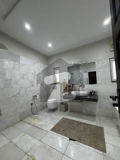 ایف ۔ 10/3 ایف ۔ 10,اسلام آباد میں 6 کمروں کا 1 کنال مکان 7.0 لاکھ میں کرایہ پر دستیاب ہے۔