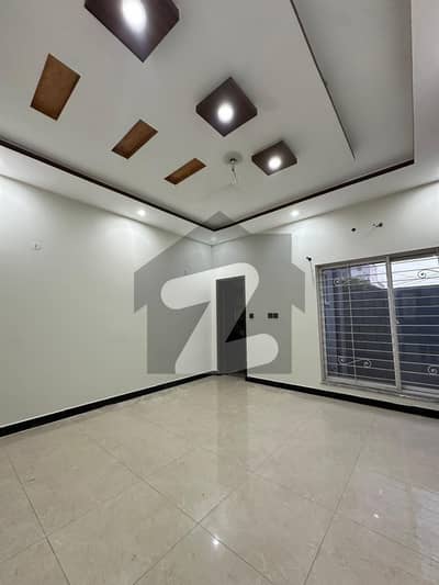 نشیمنِ اقبال فیز 2 نشیمنِ اقبال,لاہور میں 5 کمروں کا 10 مرلہ مکان 3.0 کروڑ میں برائے فروخت۔