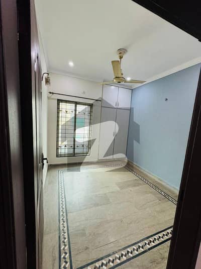 4 MARLA TRIPLE STOReY HOUSE FOR SALE IN MILITARY ACCOUNT