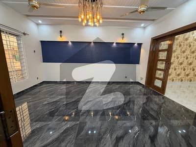 میڈیا ٹاؤن راولپنڈی میں 6 کمروں کا 10 مرلہ مکان 6.3 کروڑ میں برائے فروخت۔