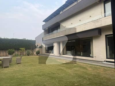 ڈی ایچ اے فیز 6 - بلاک بی فیز 6,ڈیفنس (ڈی ایچ اے),لاہور میں 6 کمروں کا 2 کنال مکان 20.0 کروڑ میں برائے فروخت۔