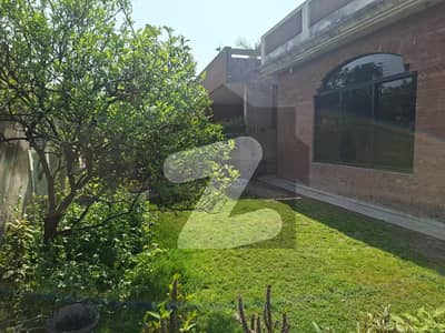1 KANAL ELEGANT AND FULLY MAINTAINED SUPER HOT LOCATED BUNGALOW NEAR TO CLUB IS AVAILABLE IN THE BEST BLOCK OF DHA PHASE 1 LAHORE.