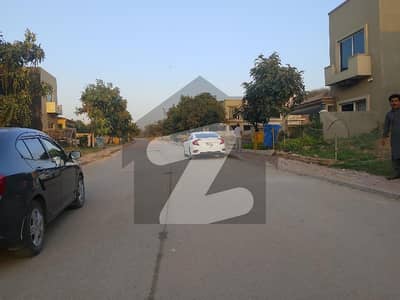 Neat & Clean 1 Kanal Upper Portion for Rent bahria town rwp/isb