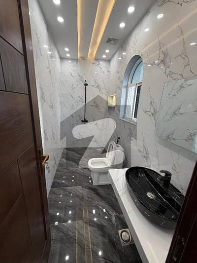 سینٹرل پارک ہاؤسنگ سکیم لاہور میں 3 کمروں کا 10 مرلہ بالائی پورشن 55.0 ہزار میں کرایہ پر دستیاب ہے۔