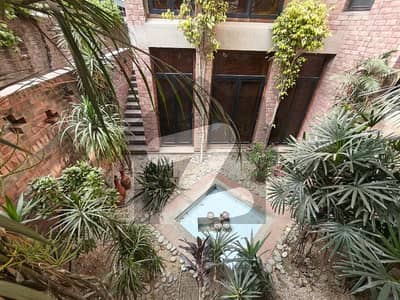 ڈی ایچ اے فیز 3 ڈیفنس (ڈی ایچ اے),لاہور میں 5 کمروں کا 2 کنال مکان 20.0 کروڑ میں برائے فروخت۔