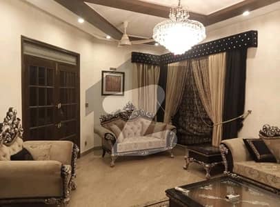 ڈی ایچ اے فیز 4 ڈیفنس (ڈی ایچ اے),لاہور میں 5 کمروں کا 1 کنال مکان 8.0 کروڑ میں برائے فروخت۔