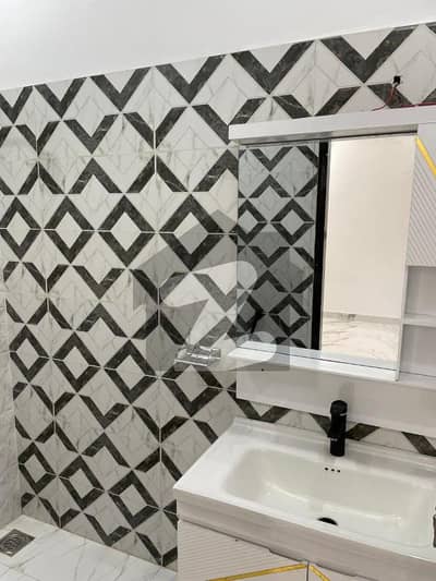 اتحاد ٹاؤن فیز 1 - رائل انکلیو اتحاد ٹاؤن فیز ١,اتحاد ٹاؤن,رائیونڈ روڈ,لاہور میں 3 مرلہ مکان 1.95 کروڑ میں برائے فروخت۔