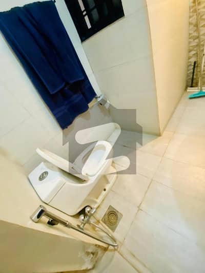 ڈی ایچ اے ڈیفینس فیز 2 ڈی ایچ اے ڈیفینس,اسلام آباد میں 5 کمروں کا 14 مرلہ مکان 6.7 کروڑ میں برائے فروخت۔