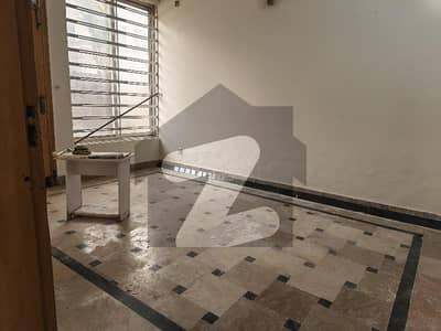 جی ۔ 13/1 جی ۔ 13,اسلام آباد میں 2 کمروں کا 4 مرلہ زیریں پورشن 50.0 ہزار میں کرایہ پر دستیاب ہے۔