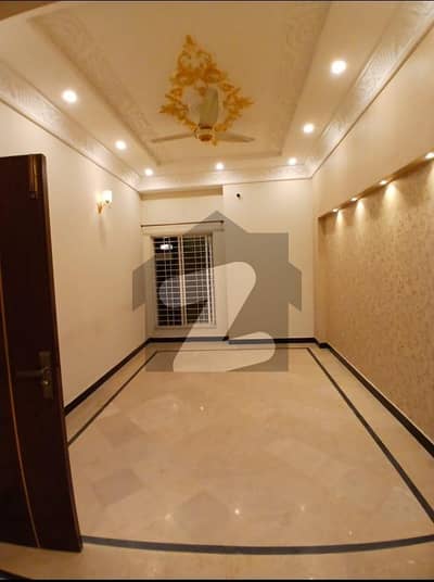 کیولری گراؤنڈ لاہور میں 1 کمرے کا 6 مرلہ زیریں پورشن 70.0 ہزار میں کرایہ پر دستیاب ہے۔