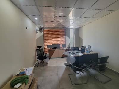 کالج روڈ لاہور میں 3 مرلہ دفتر 65.0 ہزار میں کرایہ پر دستیاب ہے۔