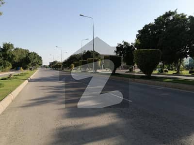 9 Marla on ground facing canal and canal road lahore with 50" road on its front side and 50" road on its back side along with 30" and 20" dedicated parking , ready for construction. super hot thing in it is that the plot is open form. .