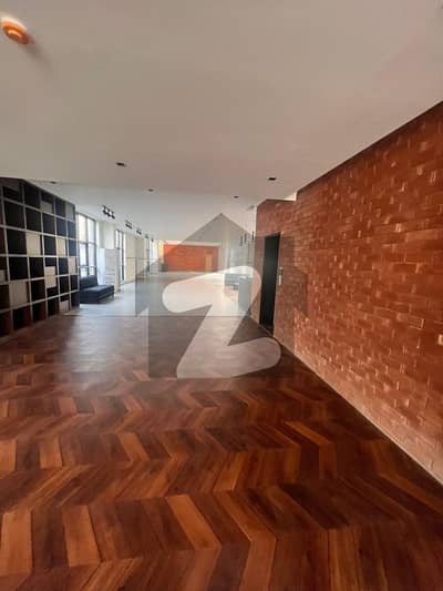 گلبرگ لاہور میں 9 مرلہ دکان 15.0 کروڑ میں برائے فروخت۔