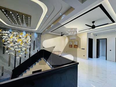 Short Time Single Opportunity 1 Kanal Beautiful House Upper Portion For Rent