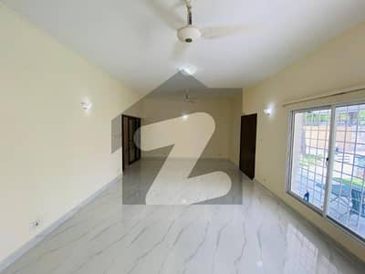 FOR RENT 800 Sqyrd Fully Renovated Single Storey House With Beautiful Lawn Only Foreigners E_7