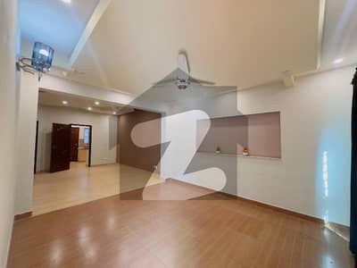 الرھیم ھومز لاہور میں 4 کمروں کا 5 مرلہ مکان 2.6 کروڑ میں برائے فروخت۔