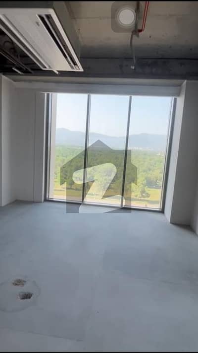 4067 Sqft Floor In New Blue Area For Rent