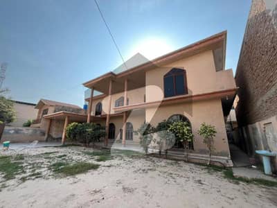 Prime Location 27 Marla House In Central Shalimar Colony For Sale