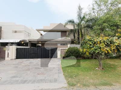 ڈی ایچ اے فیز 5 ڈیفنس (ڈی ایچ اے),لاہور میں 5 کمروں کا 1 کنال مکان 12.5 کروڑ میں برائے فروخت۔