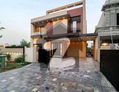 ڈی ایچ اے فیز 6 ڈیفنس (ڈی ایچ اے),لاہور میں 5 کمروں کا 1 کنال مکان 2.7 لاکھ میں کرایہ پر دستیاب ہے۔