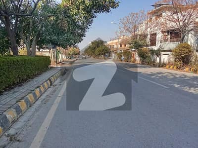 انجنیئرز کوآپریٹو ہاؤسنگ ڈی ۔ 18,اسلام آباد میں 1 کنال رہائشی پلاٹ 1.4 کروڑ میں برائے فروخت۔