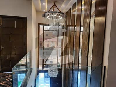 آئی ای پی انجنیئرز ٹاؤن ۔ سیکٹر اے آئی ای پی انجینئرز ٹاؤن,لاہور میں 7 کمروں کا 1 کنال مکان 6.45 کروڑ میں برائے فروخت۔