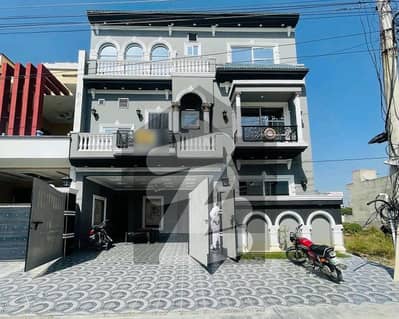 LDA Avenue Block J 10 Marla Modern House Available For Sale At Lucrative Price