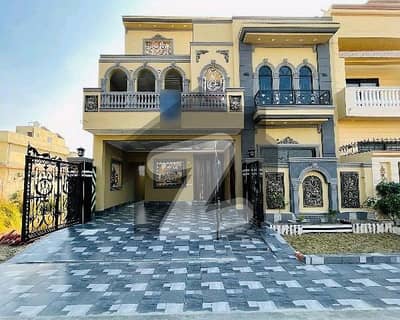 LDA Avenue Block M 10 Marla Modern House Available For Sale At Lucrative Price