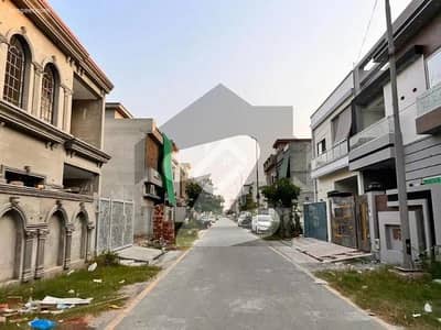 Prime Location 5 Marla Plot for Sale in Crystal Park View City Lahore