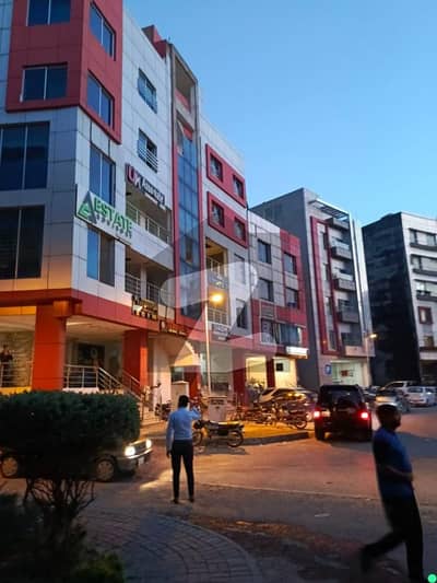 ایف ۔ 10 مرکز ایف ۔ 10,اسلام آباد میں 1 مرلہ دکان 1.6 کروڑ میں برائے فروخت۔