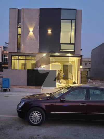 فیصل ٹاؤن فیز 1 - بلاک سی فیصل ٹاؤن فیز 1,فیصل ٹاؤن - ایف ۔ 18,اسلام آباد میں 4 کمروں کا 5 مرلہ مکان 3.2 کروڑ میں برائے فروخت۔