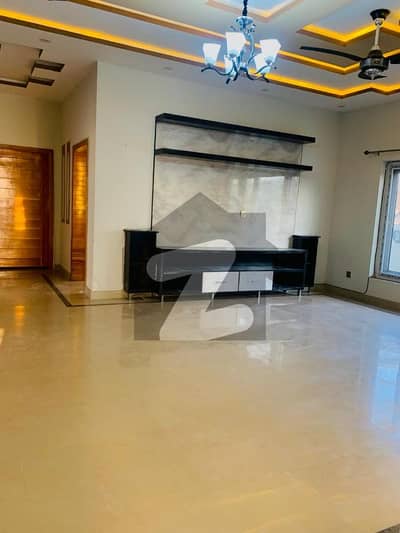 ڈی ایچ اے ڈیفینس فیز 2 ڈی ایچ اے ڈیفینس,اسلام آباد میں 3 کمروں کا 1 کنال زیریں پورشن 1.5 لاکھ میں کرایہ پر دستیاب ہے۔