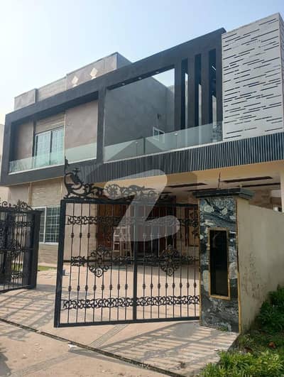 سٹی ہاؤسنگ سوسائٹی - بلاک سی سٹی ہاؤسنگ سوسائٹی,سیالکوٹ میں 5 کمروں کا 1 کنال مکان 8.0 کروڑ میں برائے فروخت۔