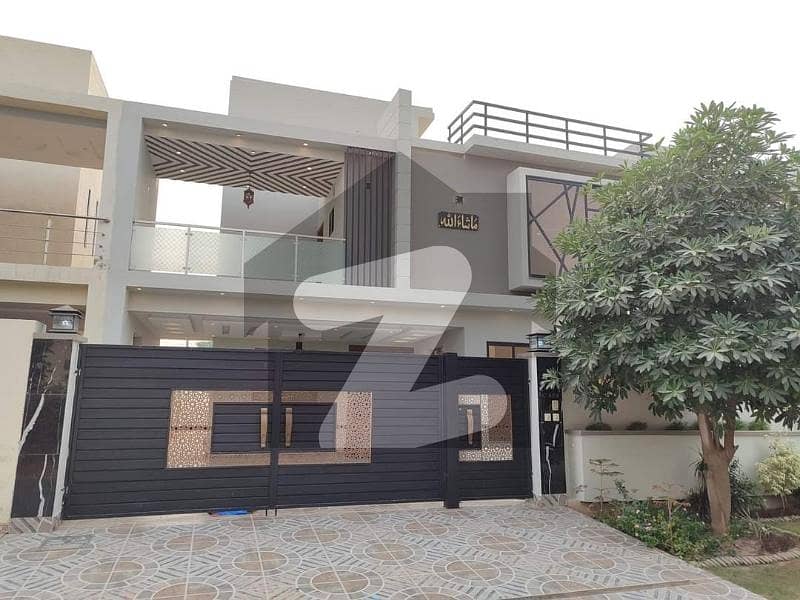 بش ایگزیکٹو ولاز ملتان میں 5 کمروں کا 10 مرلہ مکان 3.05 کروڑ میں برائے فروخت۔ بش ایگزیکٹو ولاز ملتان میں 5 کمروں کا 10 مرلہ مکان 3.05 کروڑ میں برائے فروخت۔