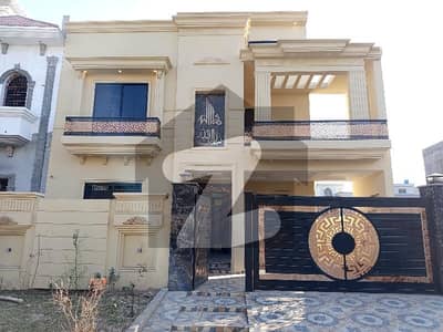 گارڈن ٹاؤن فیز 3 گارڈن ٹاؤن,گوجرانوالہ میں 6 کمروں کا 12 مرلہ مکان 4.75 کروڑ میں برائے فروخت۔