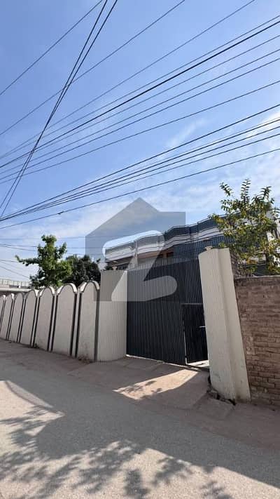 ناصر باغ روڈ پشاور میں 8 کمروں کا 1 کنال مکان 6.5 کروڑ میں برائے فروخت۔