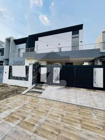 سینٹرل پارک ہاؤسنگ سکیم لاہور میں 5 کمروں کا 10 مرلہ مکان 3.35 کروڑ میں برائے فروخت۔